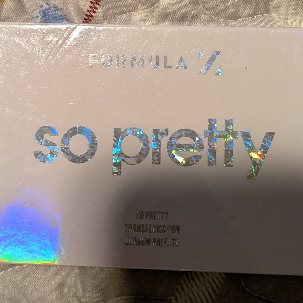 Formula Z Glamorous‎ Eyeshadow Palette
